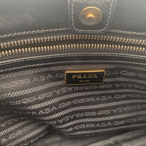 Prada Saffiano bag - Picture 6 of 7